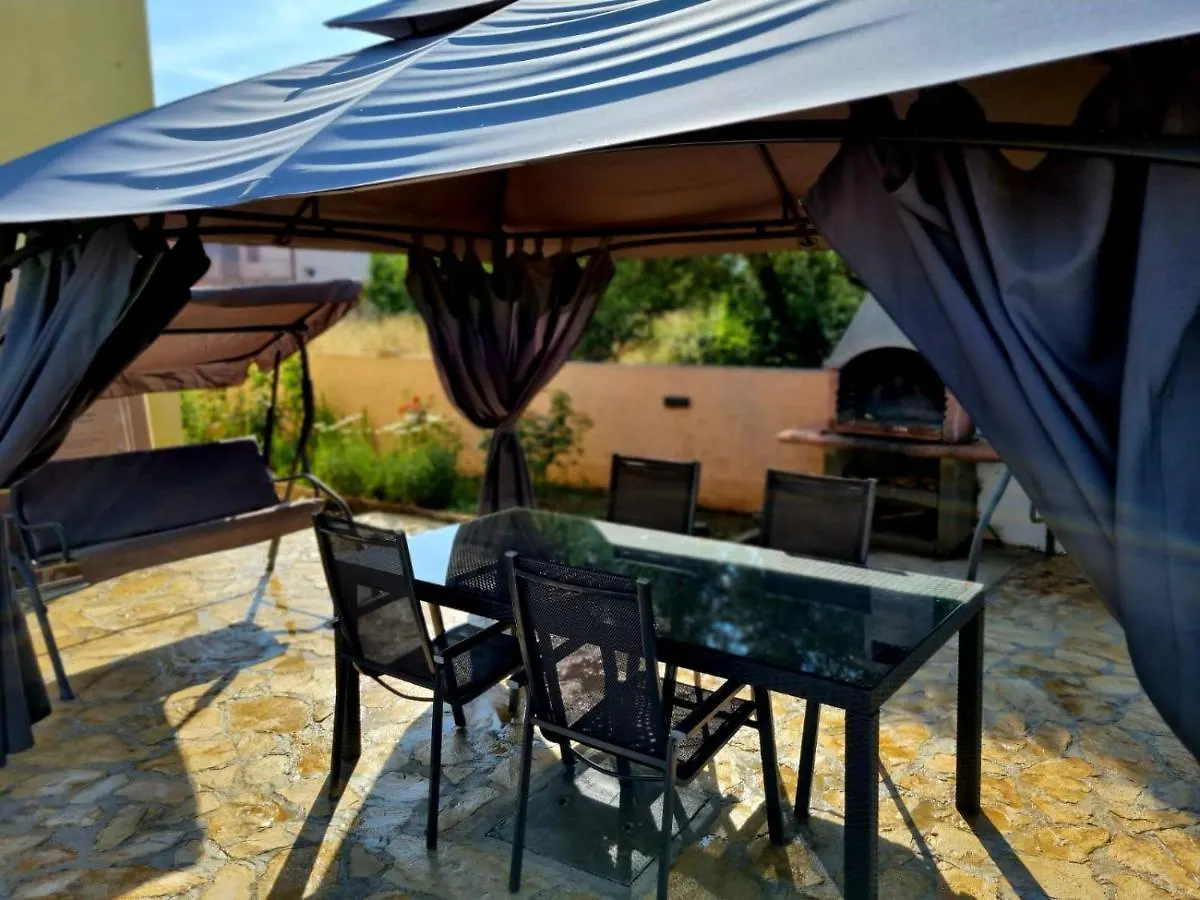 Sukošan Apartments Sonia קרואטיה