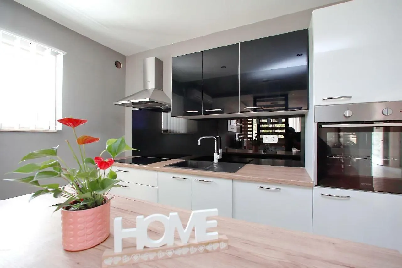 Sukošan Apartments Sonia קרואטיה