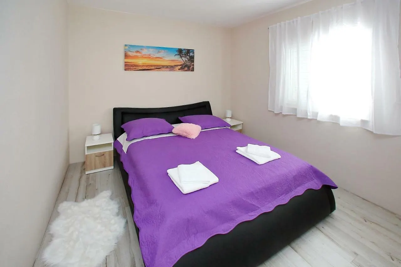 Apartments Sonia Sukošan