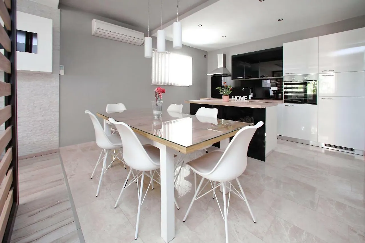 Apartments Sonia Sukošan