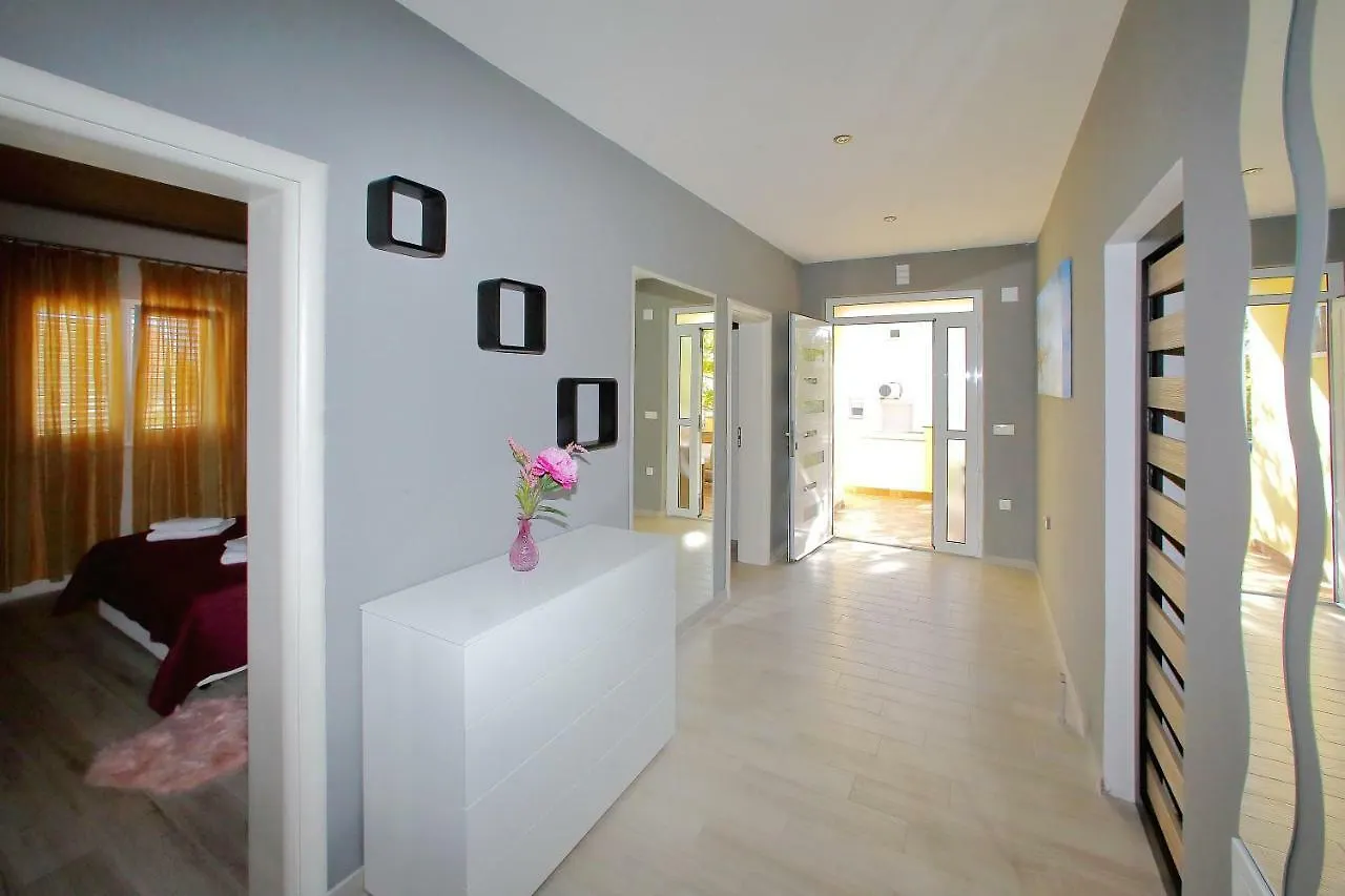 Apartments Sonia Sukošan